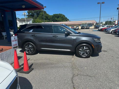 Used 2022 Kia Sorento S image 5