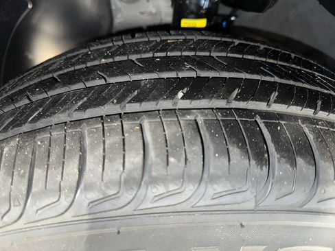 Certified 2025 Kia Seltos S image 11