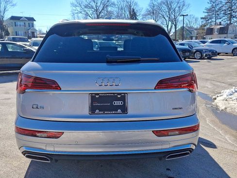 Certified 2024 Audi Q5 e Premium w/ Convenience Package image 23