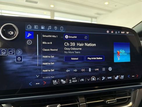 New 2026 Chevrolet Equinox EV LT w/ Convenience Package II image 28