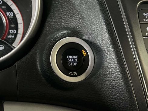 Used 2017 Dodge Journey SE image 23