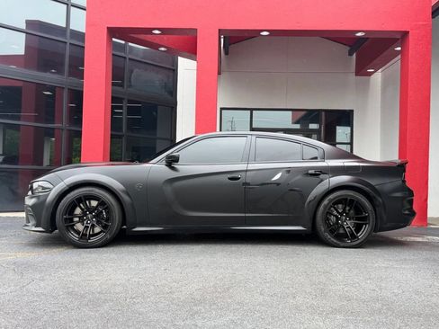 Used 2022 Dodge Charger SRT Hellcat w/ Harman/Kardon Audio Group RWD image 5