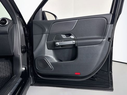 Certified 2022 Mercedes-Benz GLB 250 GLB 250 image 24