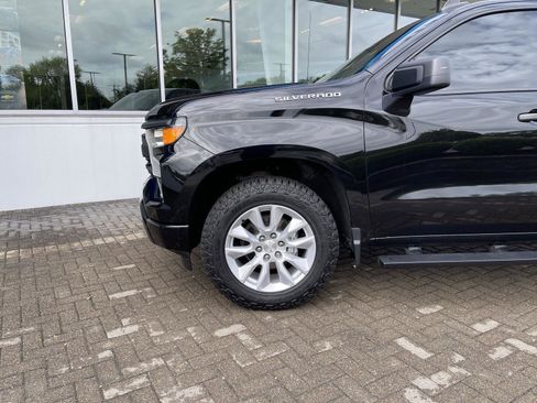 Used 2023 Chevrolet Silverado 1500 Custom AWD/4WD image 9