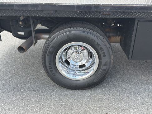 Used 2024 RAM 3500 Tradesman w/ Chrome Appearance Group AWD/4WD image 21