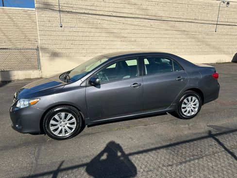Used 2013 Toyota Corolla LE image 8