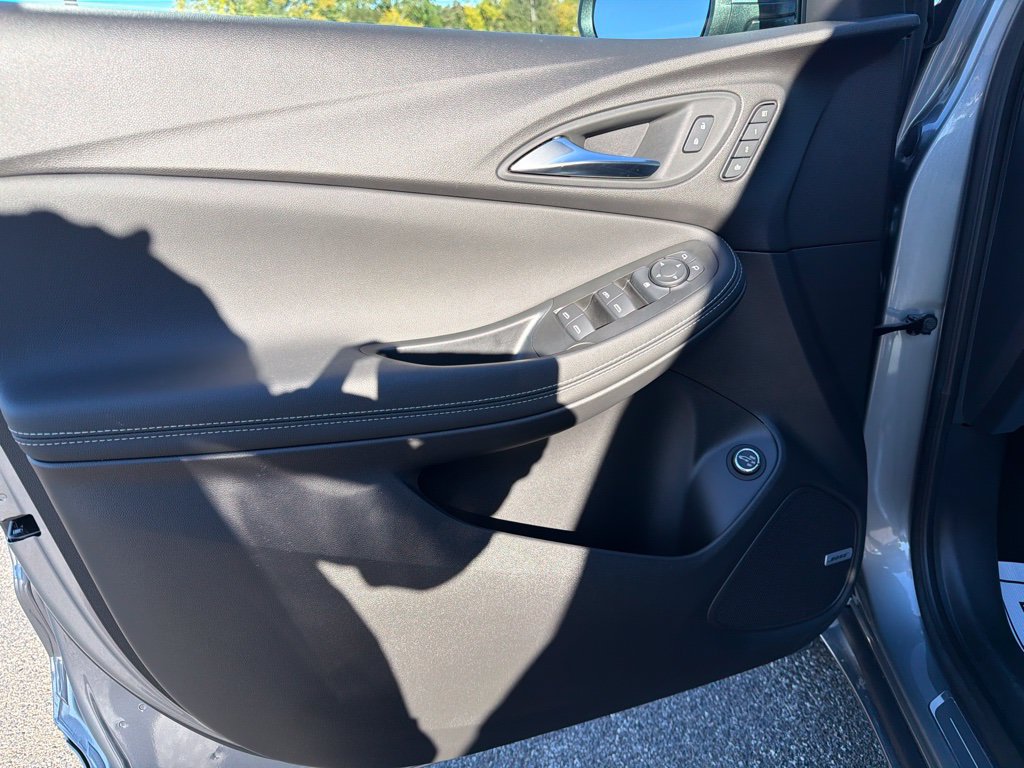 Used 2024 Buick Encore GX Avenir w/ Avenir Technology Package FWD image 16