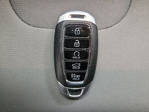 Used 2022 Hyundai Elantra SEL FWD image 32