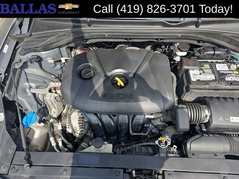 Used 2019 Hyundai Elantra GT FWD image 28