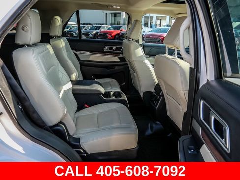 Used 2018 Ford Explorer Platinum AWD/4WD image 21