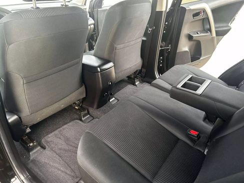 Used 2018 Toyota RAV4 LE image 25