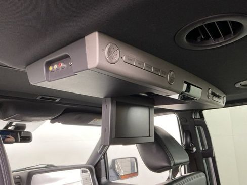 Used 2010 Lincoln Navigator L Base image 24