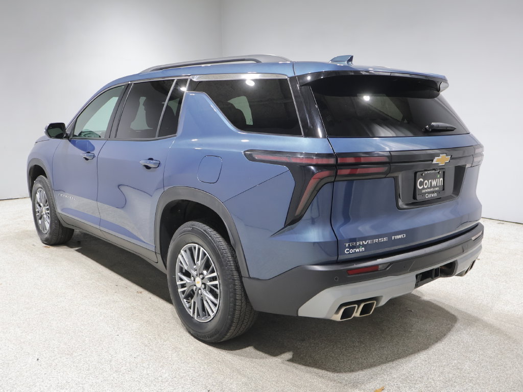 Used 2026 Chevrolet Traverse LT AWD/4WD image 5