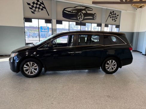 Used 2016 Honda Odyssey SE image 4