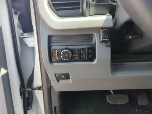 New 2025 Ford F350 XLT w/ FX4 Off-Road Package AWD/4WD image 13
