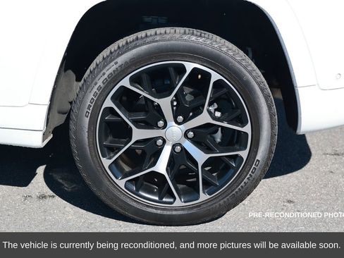 Used 2024 Jeep Wrangler Unlimited Rubicon 4xe w/ Technology Group image 10