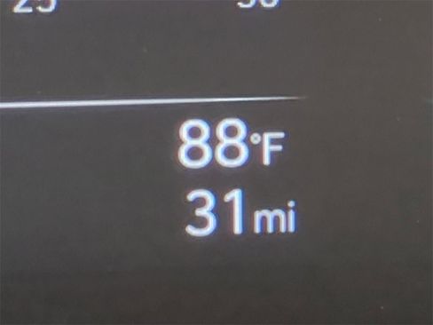 New 2025 Hyundai Venue SEL image 33