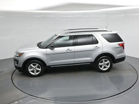 Certified 2018 Ford Explorer XLT w/ Equipment Group 202A FWD image 44