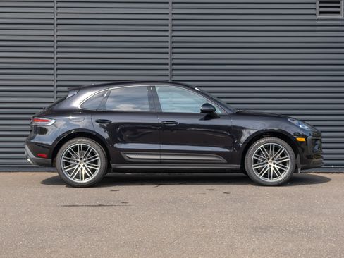Used 2024 Porsche Macan AWD/4WD image 9
