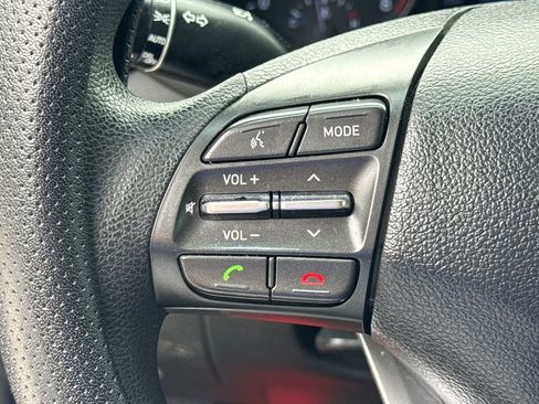 Used 2019 Hyundai Elantra GT FWD image 28