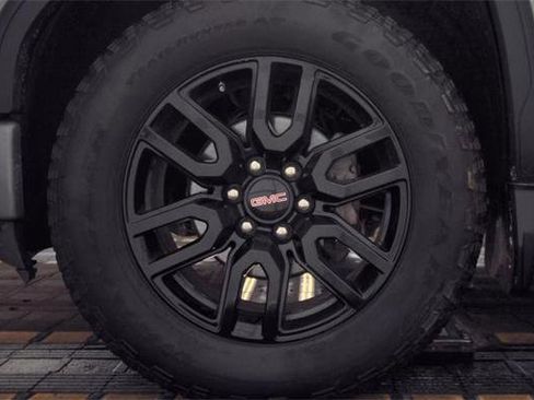 Used 2022 GMC Sierra 1500 Elevation w/ X31 Off-Road Package AWD/4WD image 6