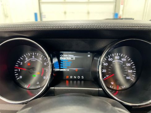 Used 2017 Ford Mustang Coupe image 12