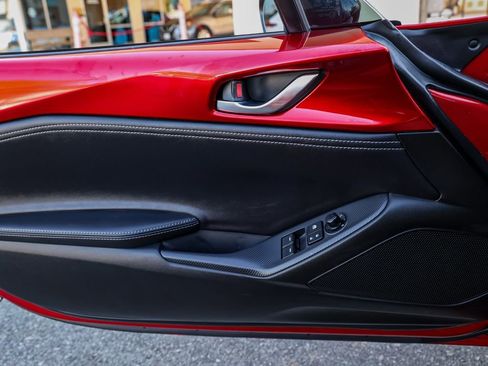 Used 2025 MAZDA MX-5 Miata RF Club w/ Weather Package image 17