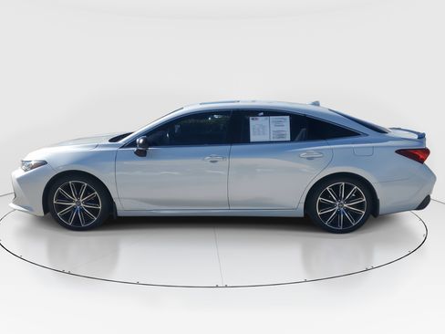 Used 2019 Toyota Avalon Touring image 6