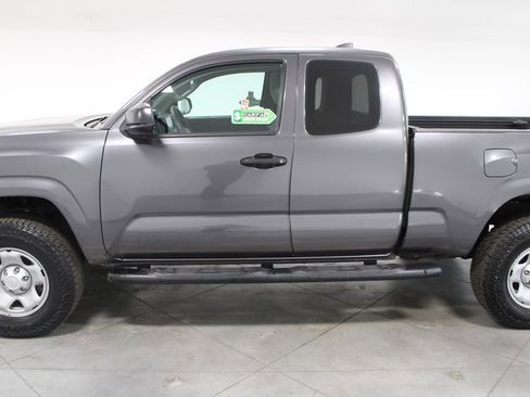 Used 2022 Toyota Tacoma SR image 6