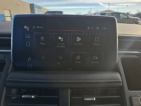 Used 2023 GMC Yukon XL SLE image 24