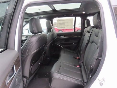 New 2026 Jeep Grand Cherokee Limited w/ Limited Altitude Package AWD/4WD image 22