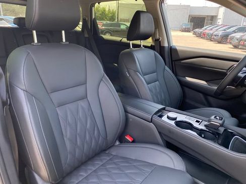 New 2026 Nissan Rogue Platinum AWD/4WD image 9