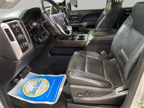 Used 2019 GMC Sierra 2500 SLT w/ Duramax Plus Package image 9