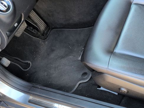 Used 2013 Mercedes-Benz E 350 Sedan image 17