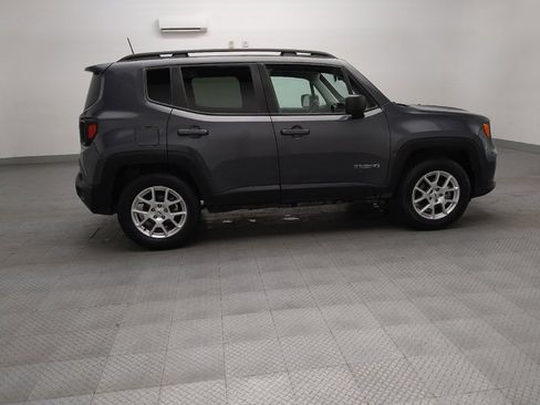 Used 2022 Jeep Renegade Latitude AWD/4WD image 10