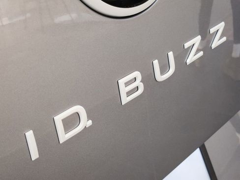 New 2025 Volkswagen ID. Buzz Pro S image 7