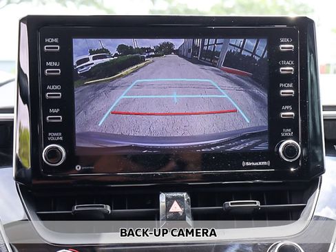 Used 2021 Toyota Corolla LE FWD image 4