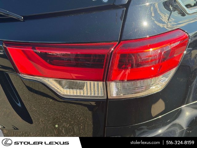 Used 2018 Toyota Highlander SE w/ Protection Package #3 AWD/4WD image 12