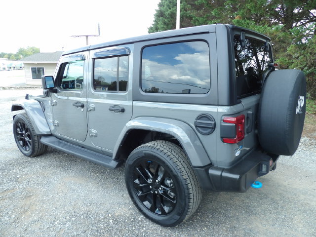 Used 2023 Jeep Wrangler Unlimited Sahara w/ Cold Weather Group AWD/4WD image 3