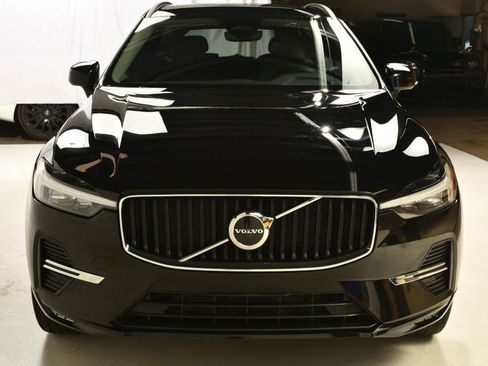 Used 2022 Volvo XC60 B5 Momentum w/ Protection Package Premier image 16