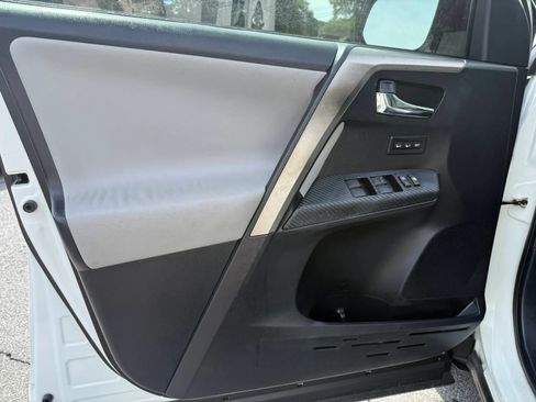 Used 2014 Toyota RAV4 Limited FWD image 13