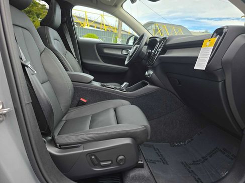 Used 2026 Volvo XC40 B5 Plus w/ Protection Package Premier AWD/4WD image 10