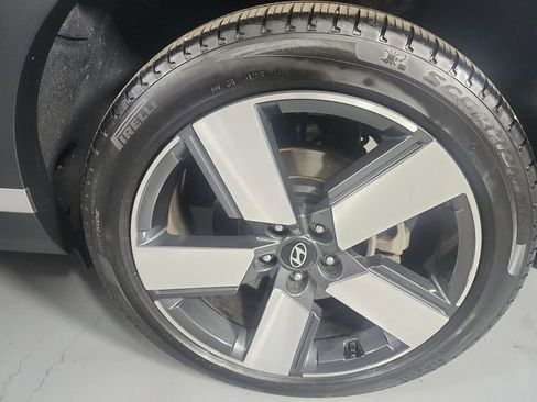 Used 2024 Hyundai Santa Fe Limited AWD/4WD image 5