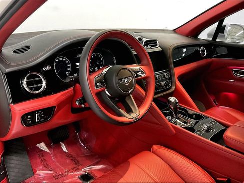 Used 2022 Bentley Bentayga AWD/4WD image 7