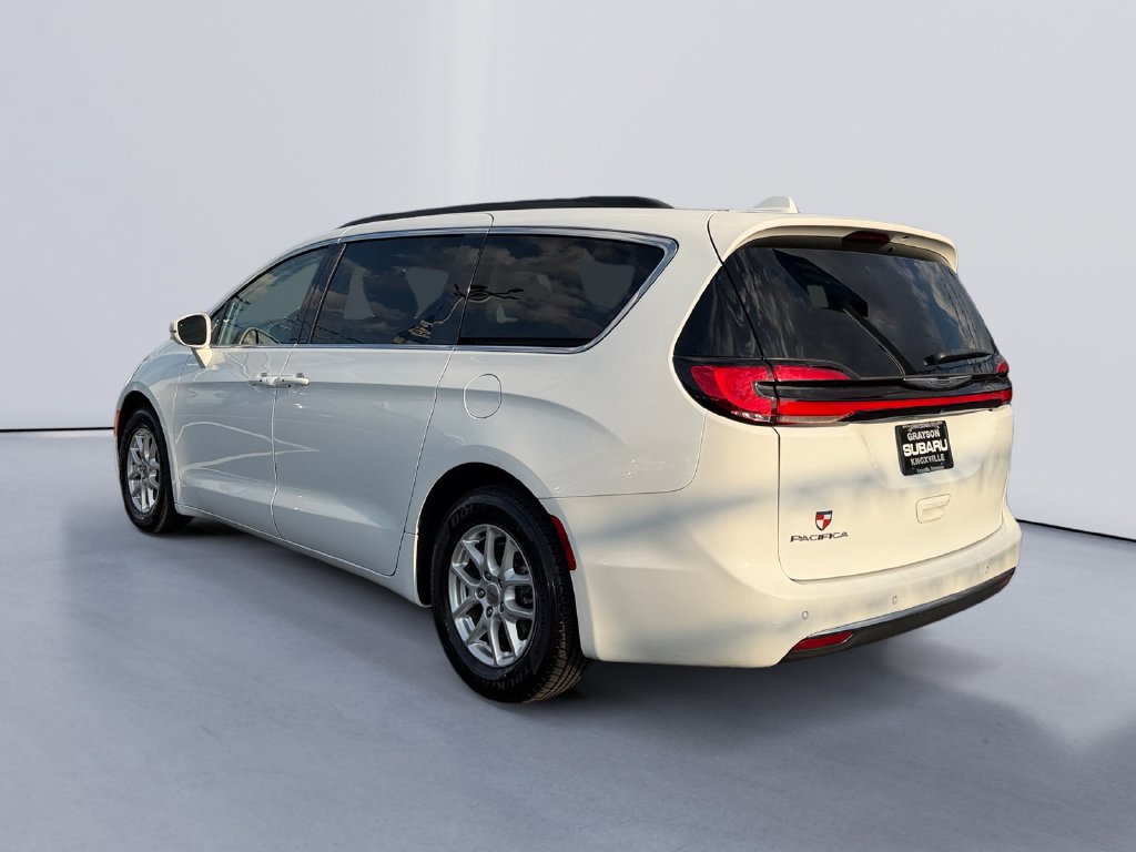 Used 2022 Chrysler Pacifica Touring-L FWD image 5