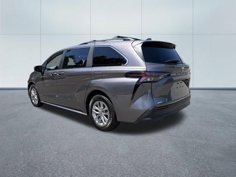 Used 2024 Toyota Sienna XLE w/ XLE Plus Package AWD/4WD image 6