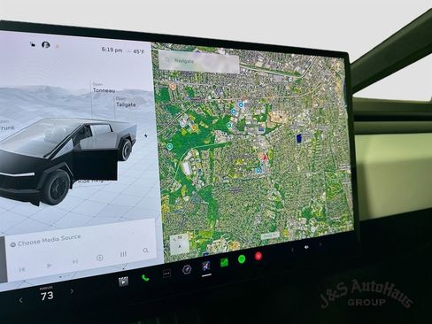 Used 2024 Tesla Cybertruck AWD Crew Cab image 19