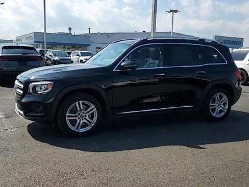 Used 2022 Mercedes-Benz GLB 250 4MATIC image 4