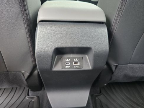 Used 2024 Subaru Crosstrek 2.0i Premium AWD/4WD image 24