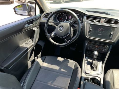 Used 2020 Volkswagen Tiguan SE w/ Panoramic Sunroof Package AWD/4WD image 20